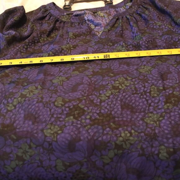 Ann Taylor Blue/Black/Green Dotted Floral Flowy Pheasant Top Size Large - Picture 3 of 13